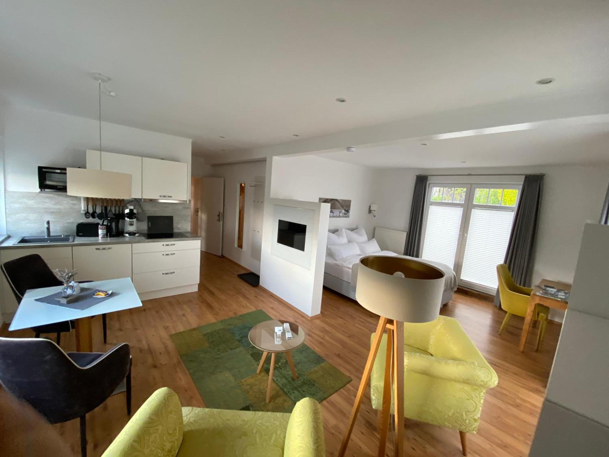 Apartments Im Chateau D'Esprit Хёр-Гренцхаузен Экстерьер фото